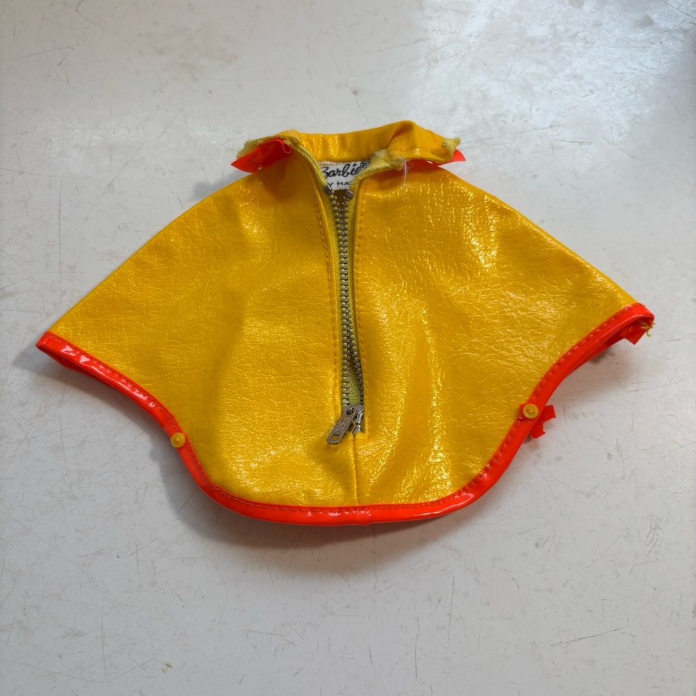 Vintage 1971 Mattel Barbie doll yellow & orange zip up poncho rain suit #3411